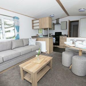 4 Berth Luxury Caravan Pet